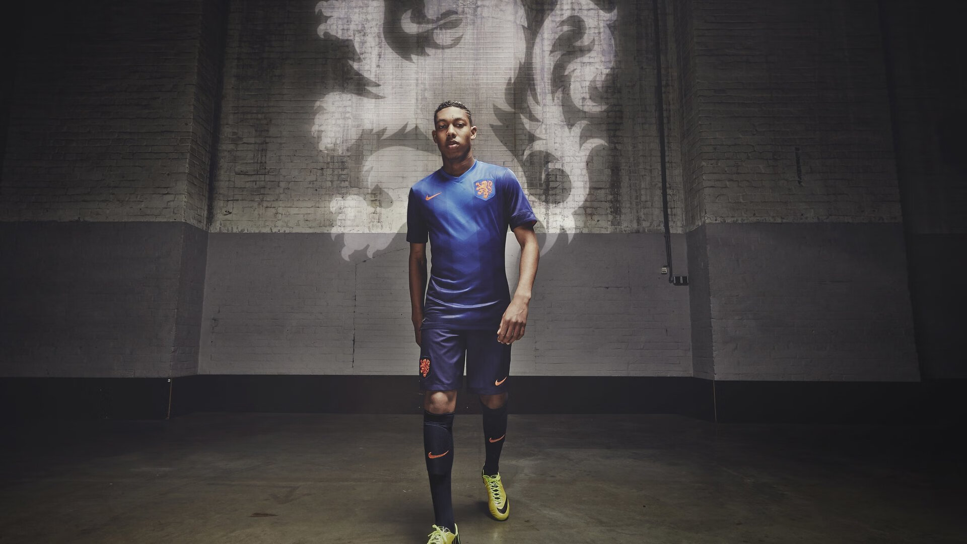 _退役运动员转型：从球场到教练、解说席_，健美运动员席鑫